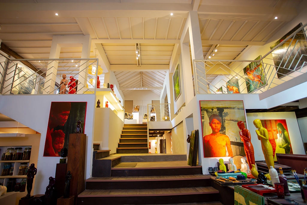 Theme House_Art Gallery_Serva Travel